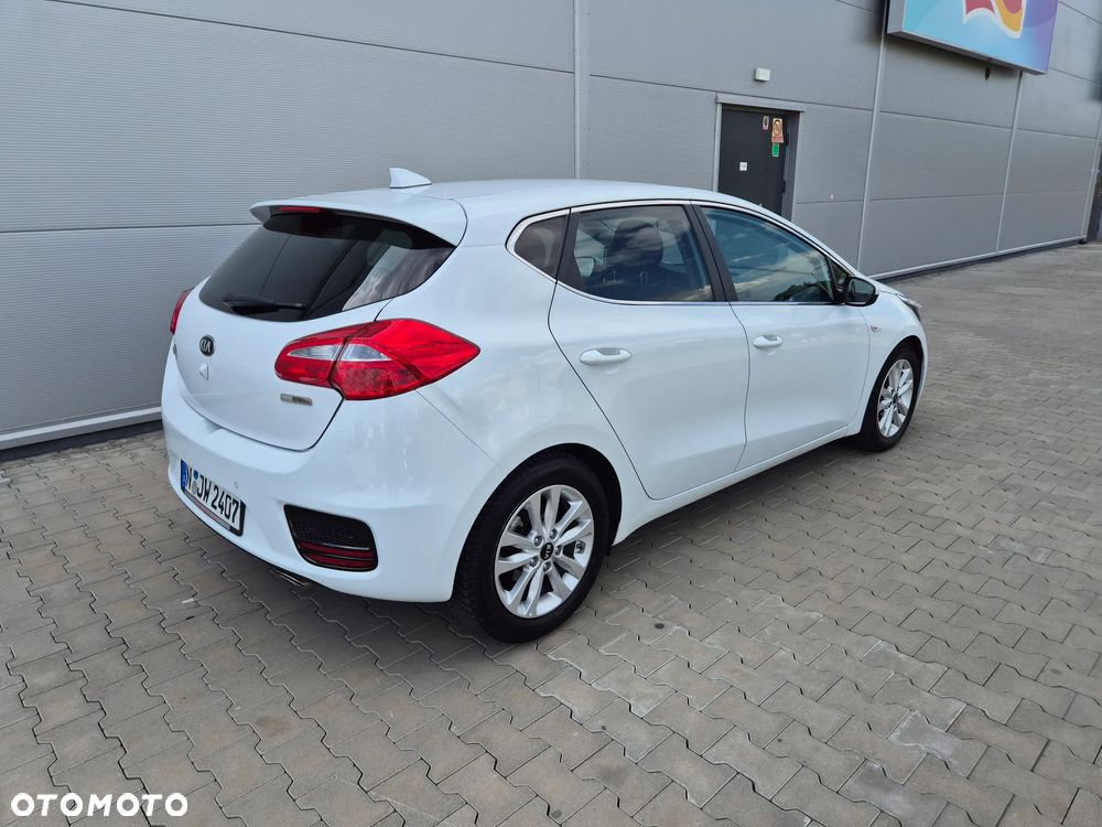 Kia Ceed 1.4 CVVT Dream-Team Edition - 11