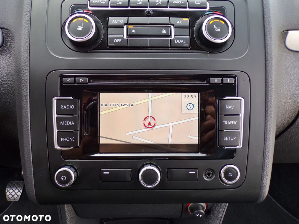 Volkswagen Touran 2.0 TDI DPF STYLE - 23