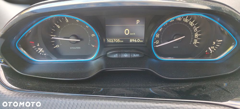 Peugeot 2008 1.2 Pure Tech GPF Allure S&S EAT6 - 18