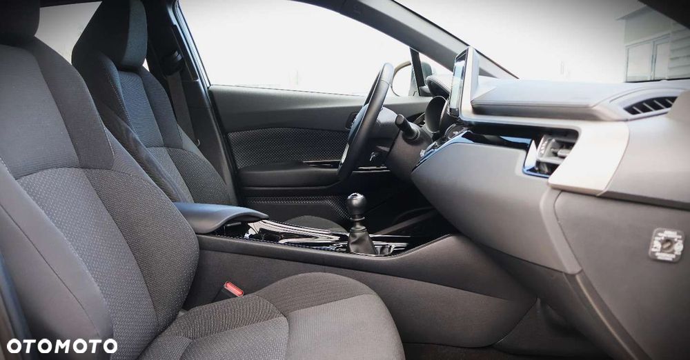 Toyota C-HR - 15