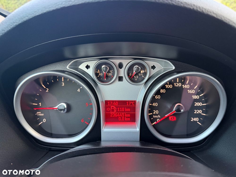 Ford Kuga 2.0 TDCi 4x4 Individual - 28