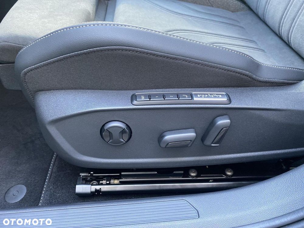 Volkswagen Golf - 31