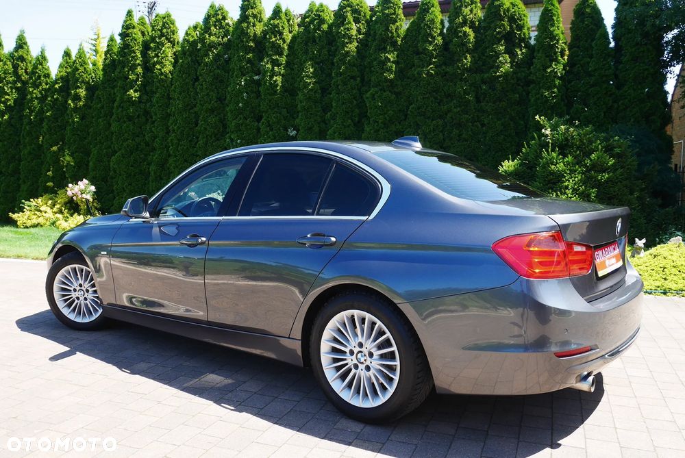BMW Seria 3 318d Luxury Line - 10