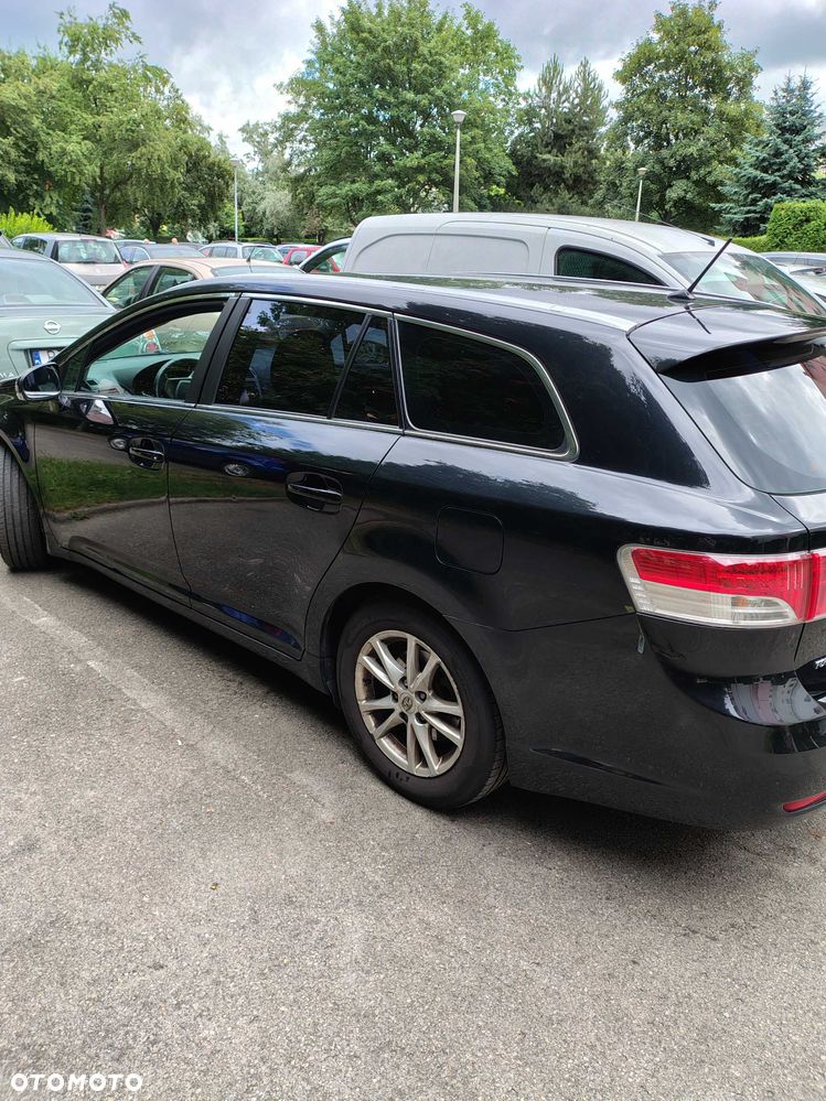 Toyota Avensis - 2