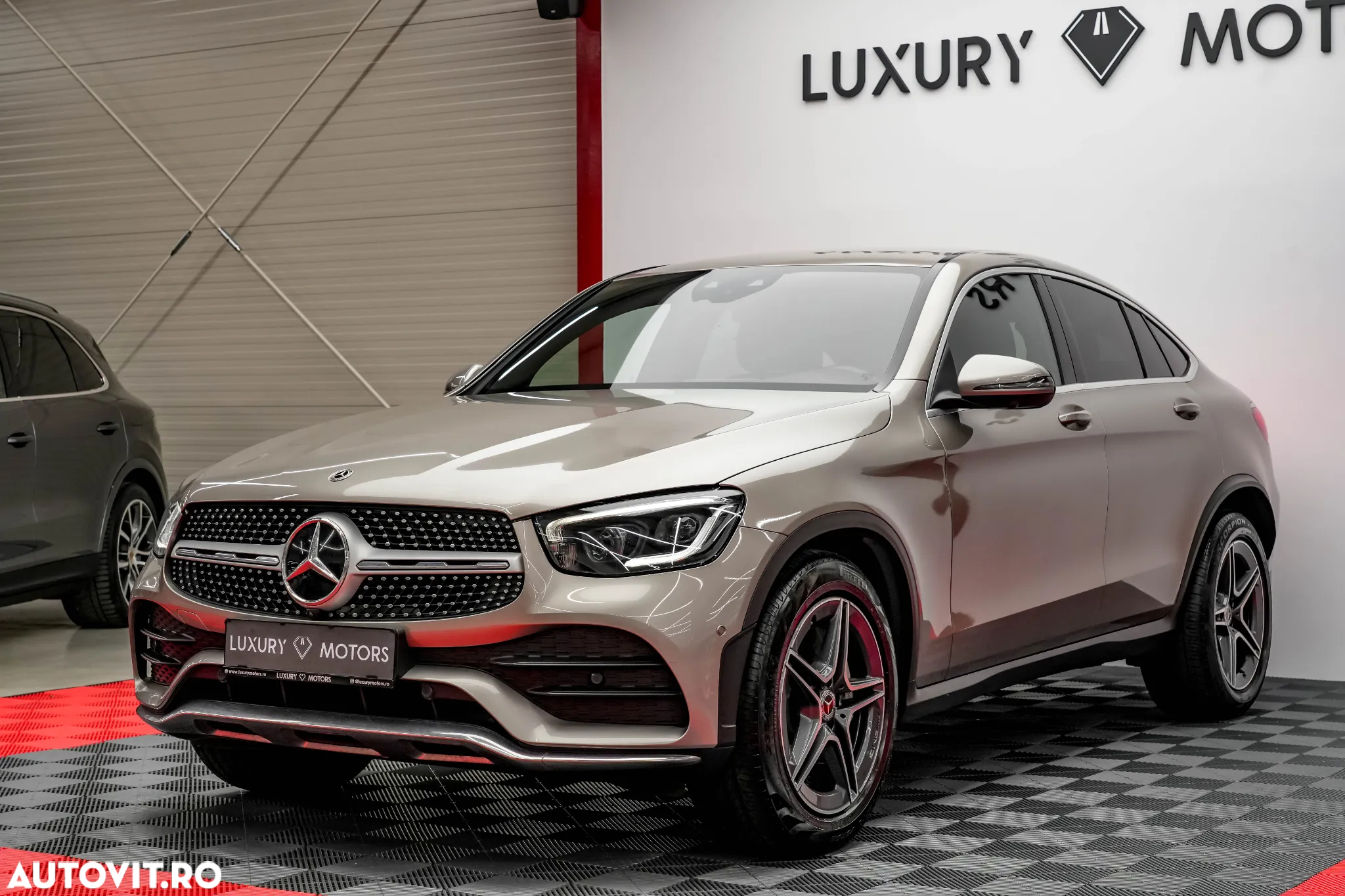 Mercedes-Benz GLC Coupe 200 d 4Matic 9G-TRONIC AMG Line - 3
