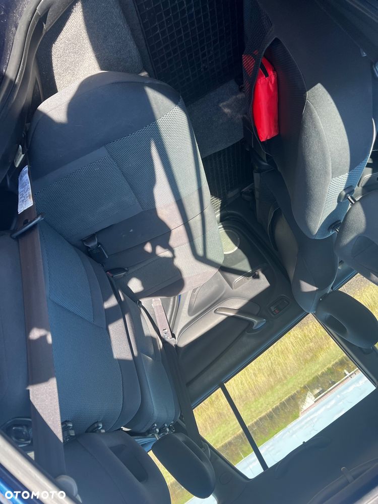 Toyota RAV4 2.0 VVT-i 4x4 - 12