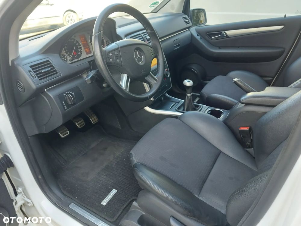 Mercedes-Benz Klasa B 200 CDI DPF SPORT EDITION - 11