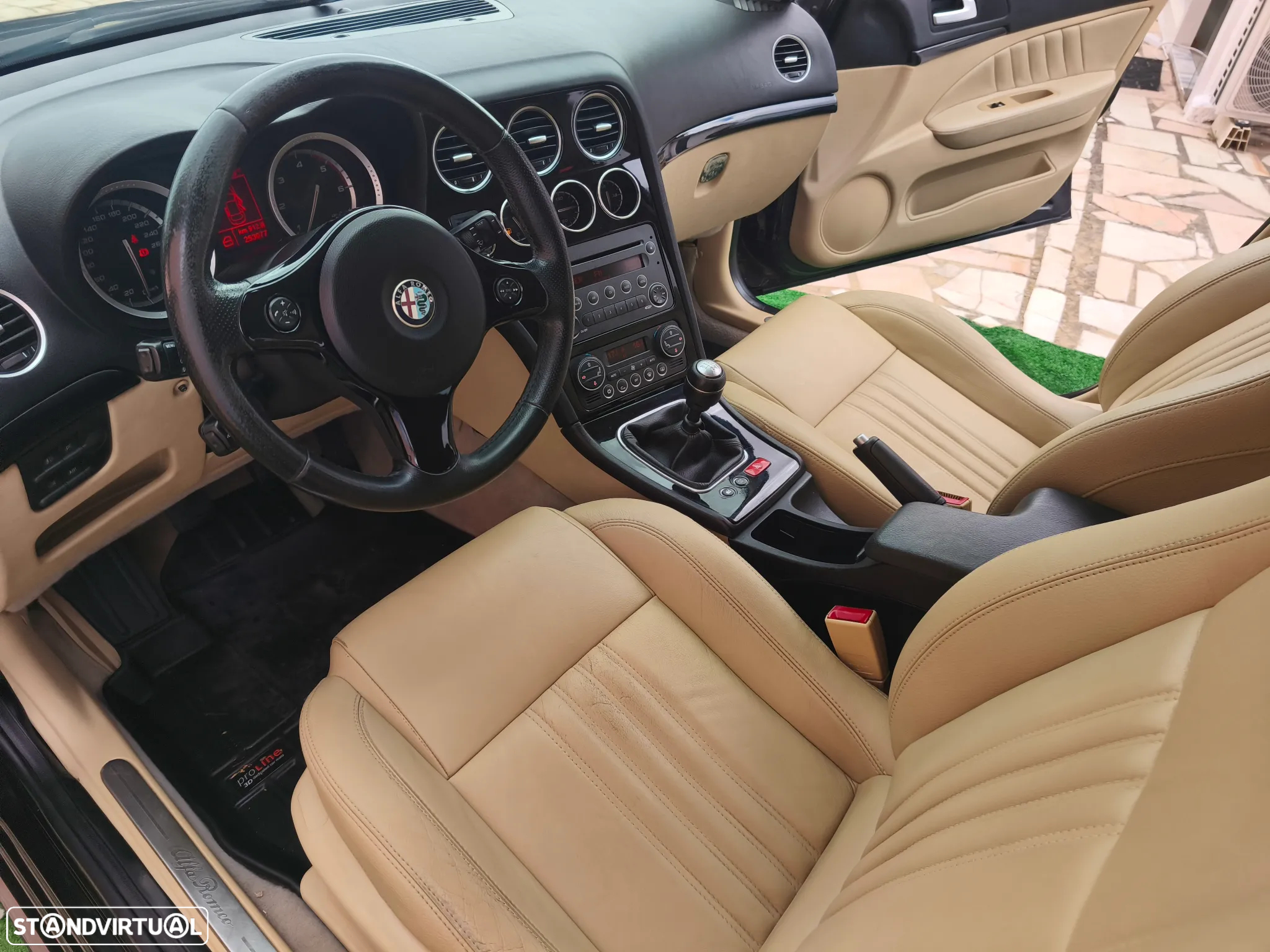 Alfa Romeo 159 Sportwagon 2.0 JTDm Distinctive P.Sport+ - 13