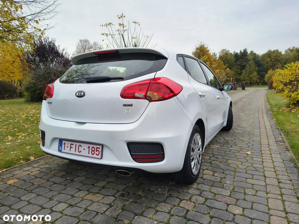 Kia Ceed 1.4 CRDi 90 Vision - 25