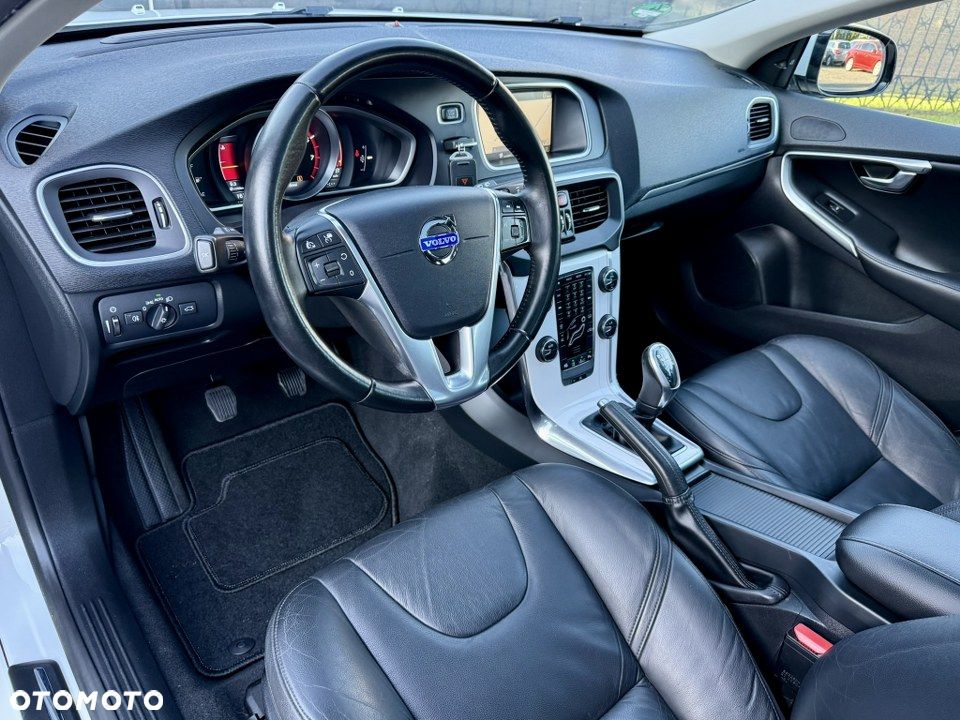 Volvo V40 T3 Summum - 17