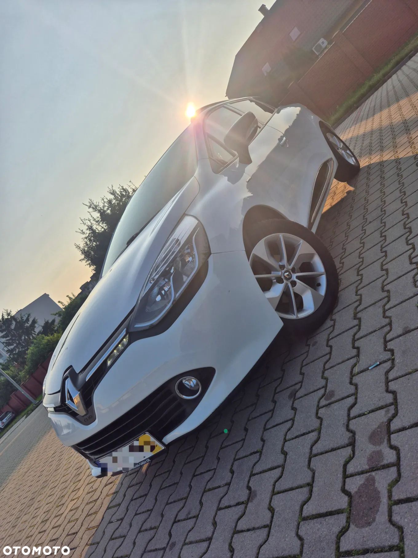 Renault Clio 0.9 TCe Limited - 1