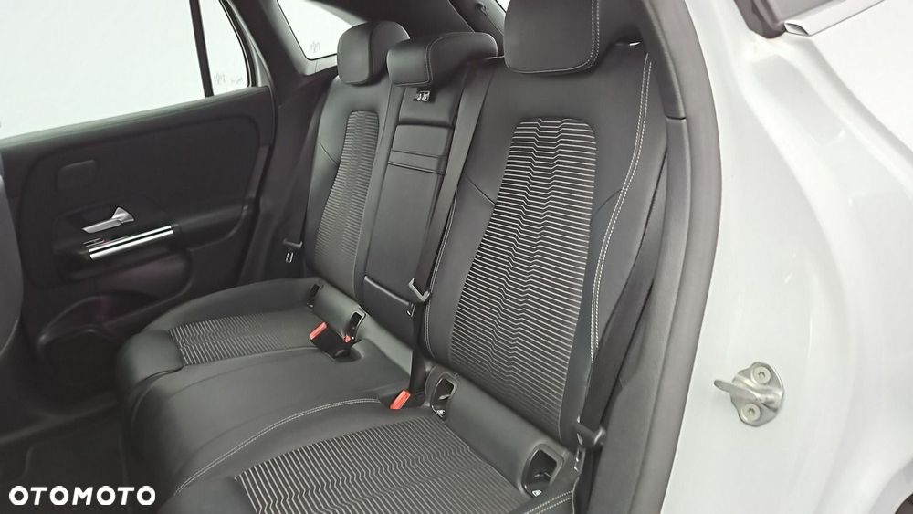 Mercedes-Benz EQA 300 66.5kWh 4-Matic Progressive - 22