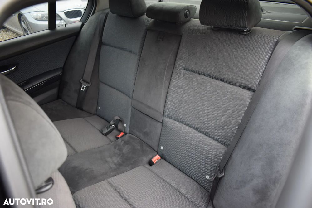 BMW Seria 3 320d DPF - 40