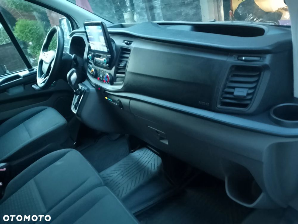 Ford Transit Custom Van - 14