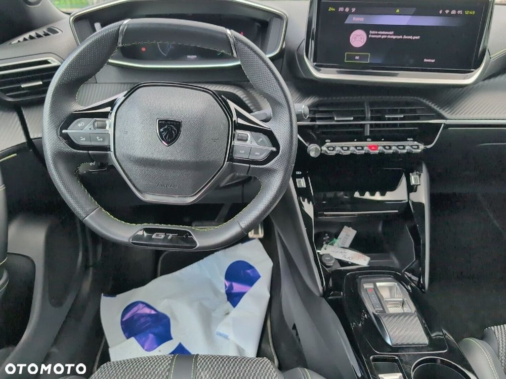 Peugeot 2008 - 12