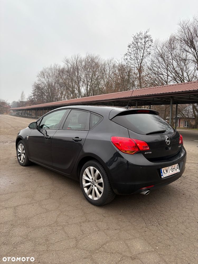 Opel Astra 1.4 Turbo - 2