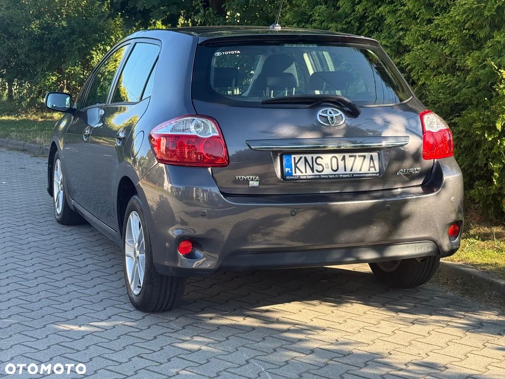 Toyota Auris 1.4 D-4D Luna - 1