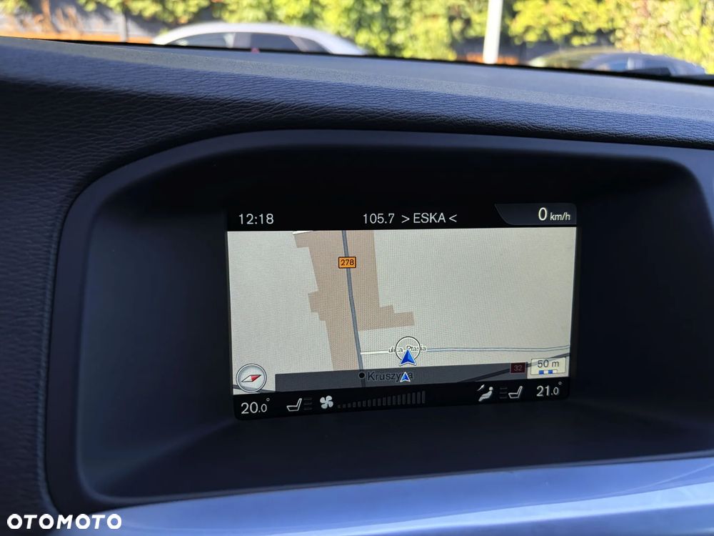 Volvo V60 Cross Country - 25