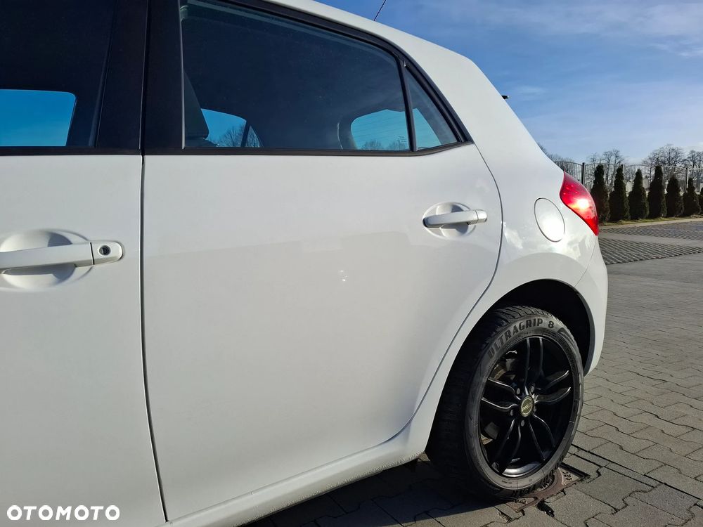 Toyota Auris 1.33 VVT-i - 11