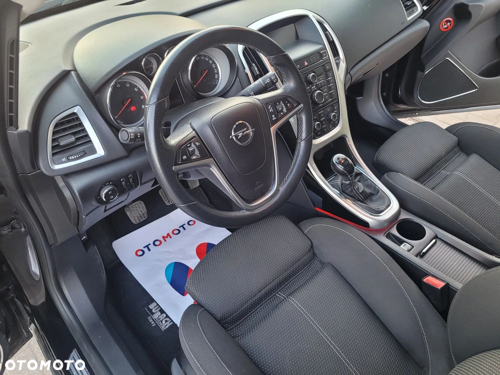 Opel Astra 1.6 Turbo Edition - 10