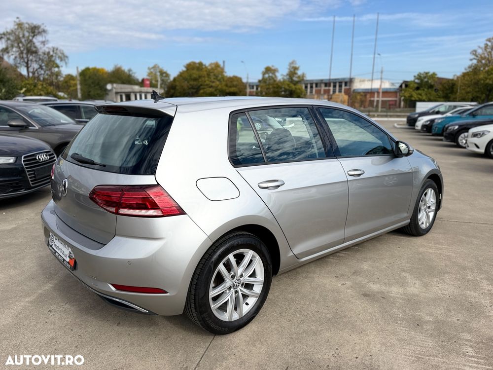 Volkswagen Golf - 4