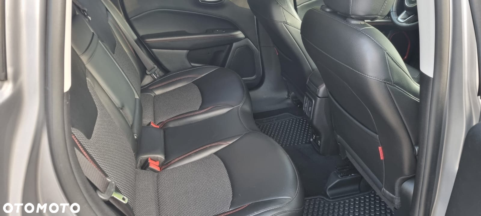Jeep Compass - 10