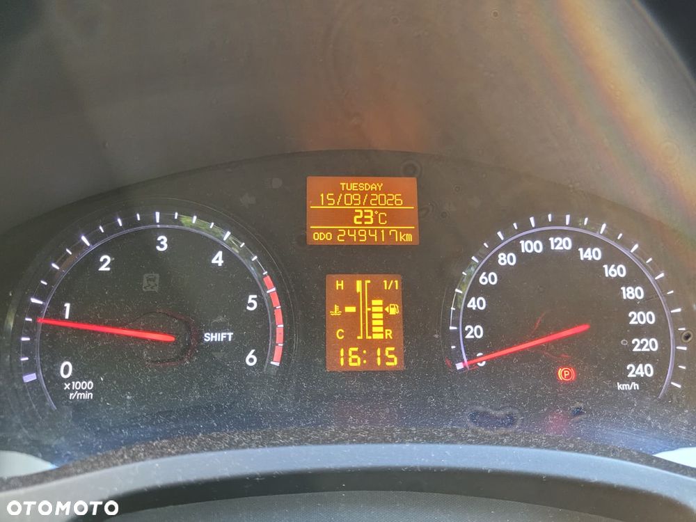 Toyota Avensis 2.0 D-4D Premium - 22