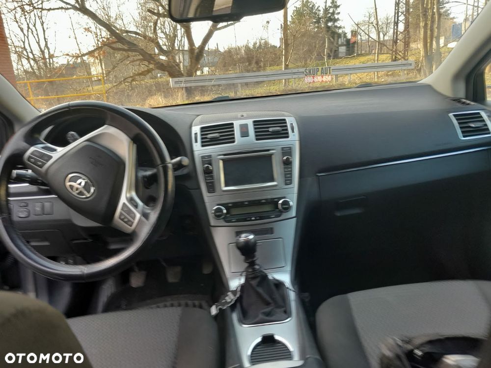 Toyota Avensis 2012 photo 4