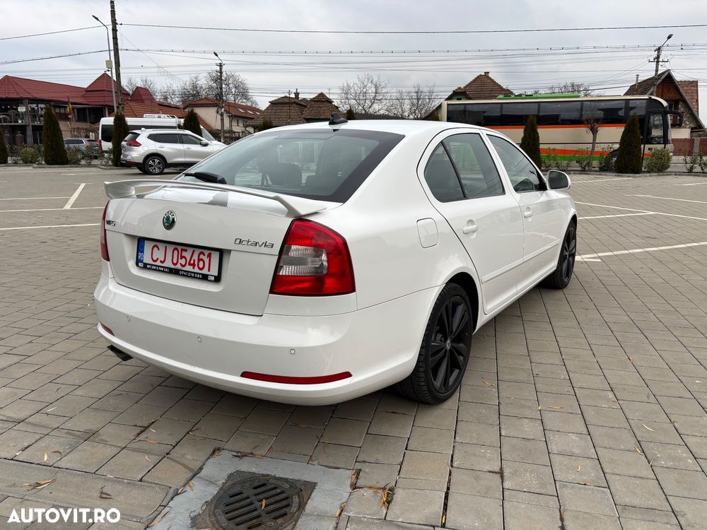 Skoda Octavia 2.0 TDI DPF DSG RS - 3