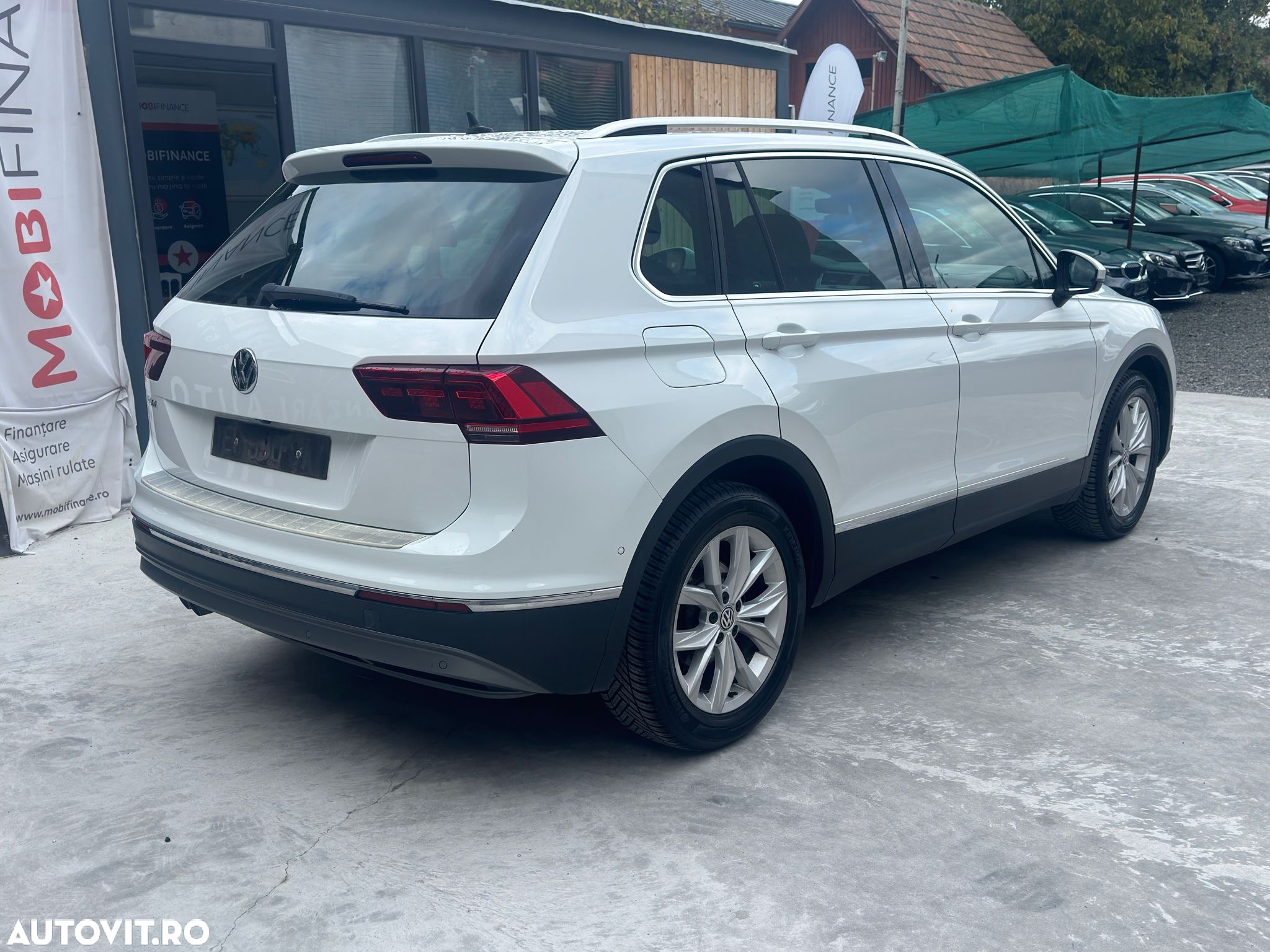 Volkswagen Tiguan - 27