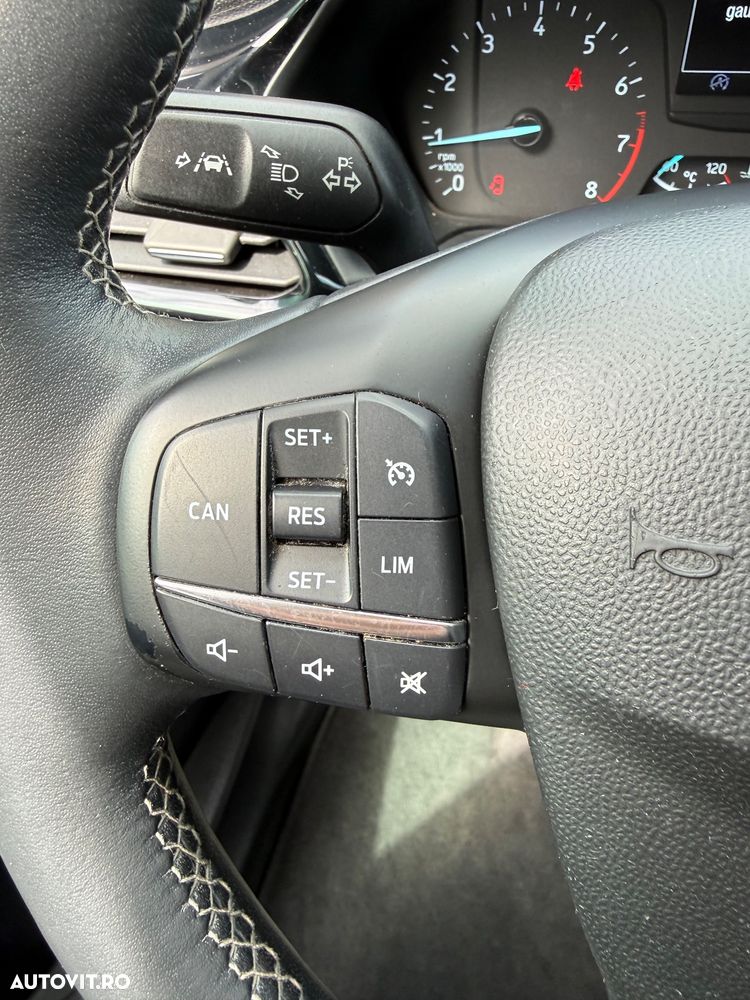 Ford Fiesta 1.0 EcoBoost S&S COOL&CONNECT - 17