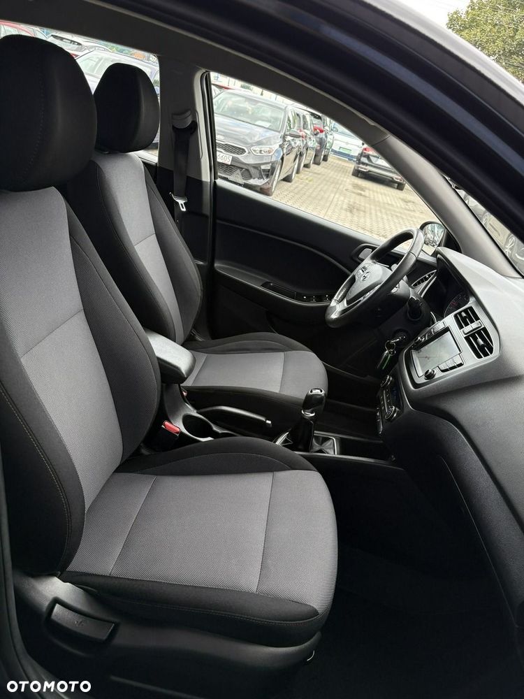 Hyundai i20 - 20
