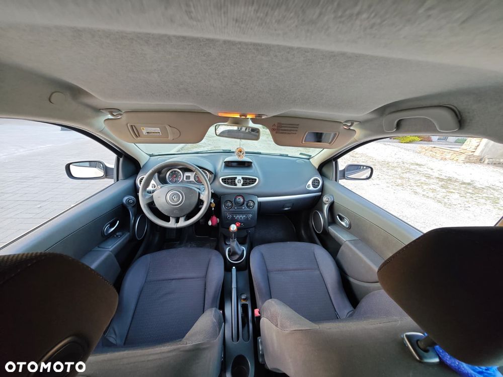 Renault Clio 1.6 16V Expression - 9