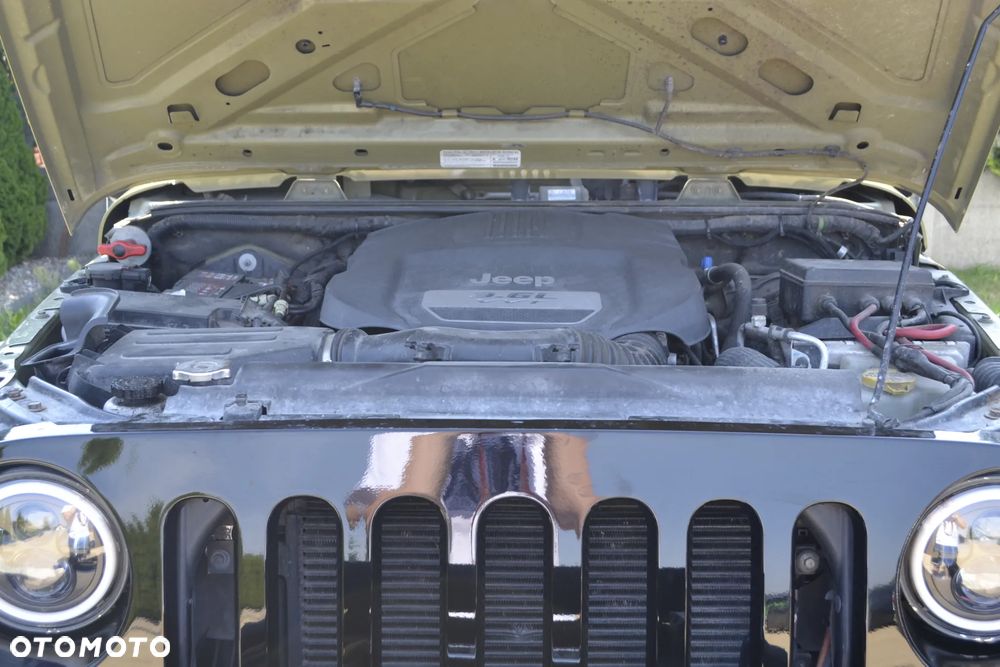 Jeep Wrangler 3.6 Unlim Sahara - 8