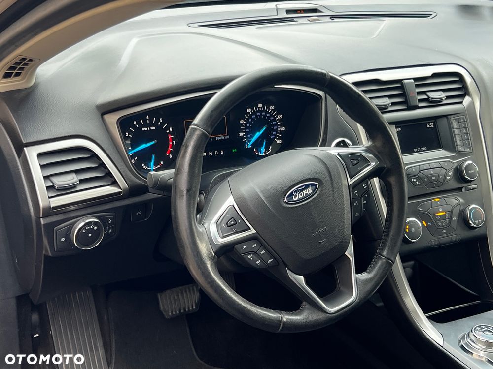 Ford Fusion 2.0 EcoBoost Titanium - 19