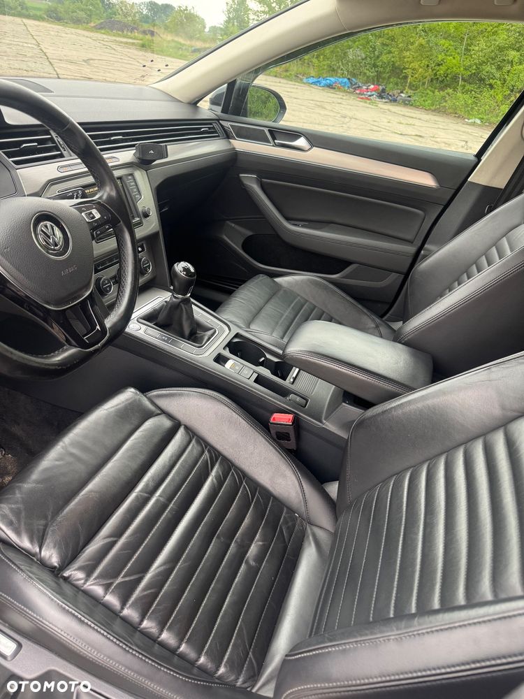 Volkswagen Passat 1.6 TDI BMT Comfortline - 9