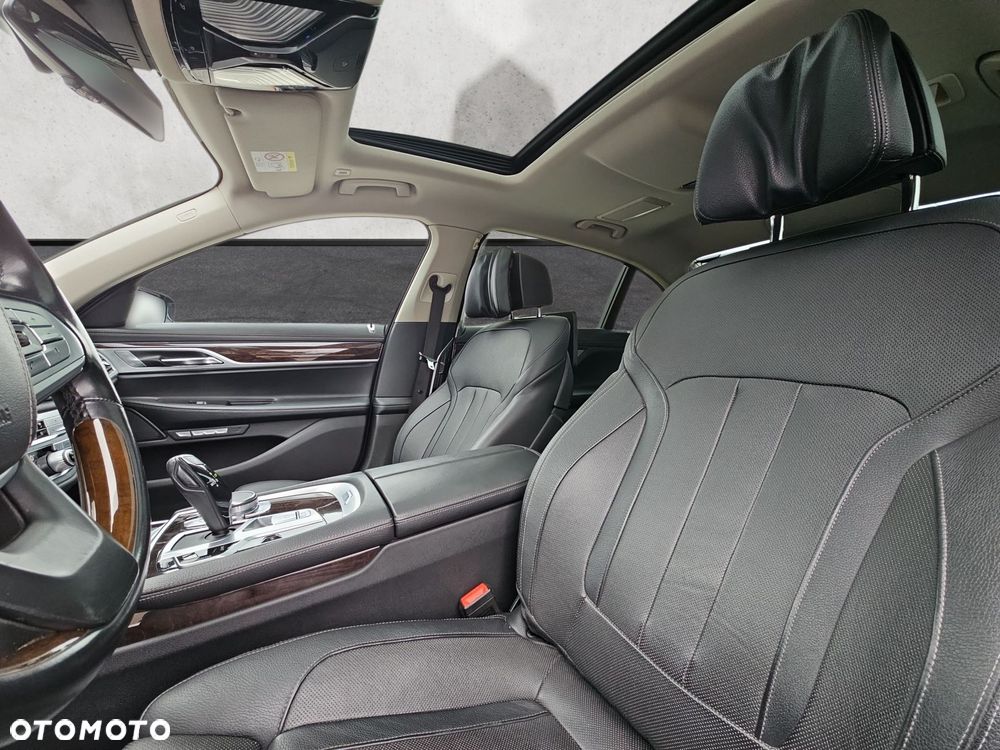 BMW Seria 7 - 12