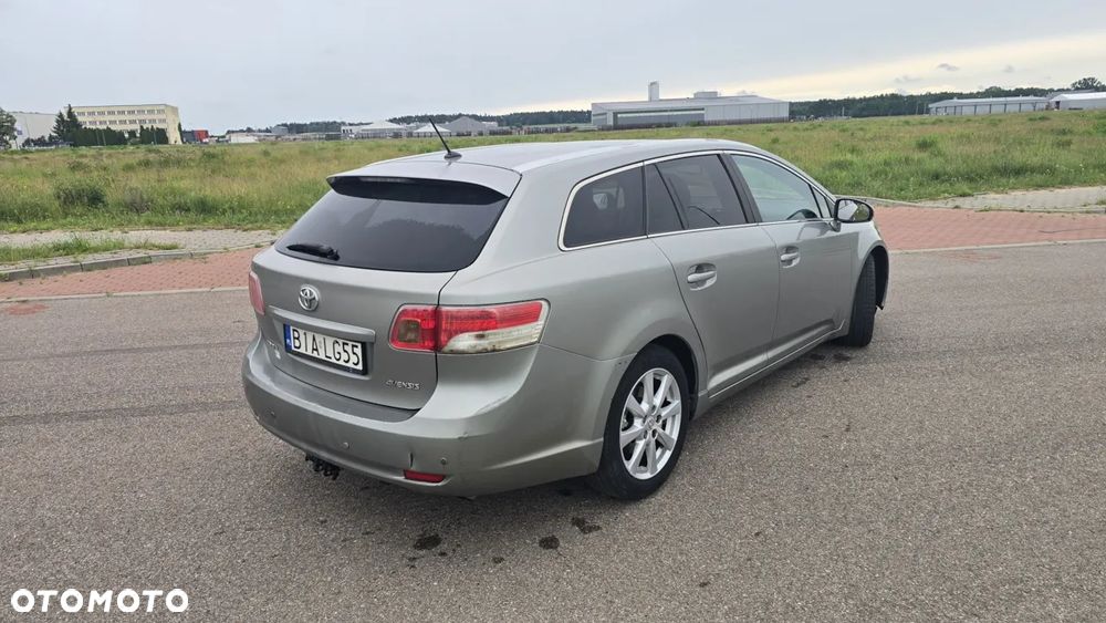 Toyota Avensis - 7