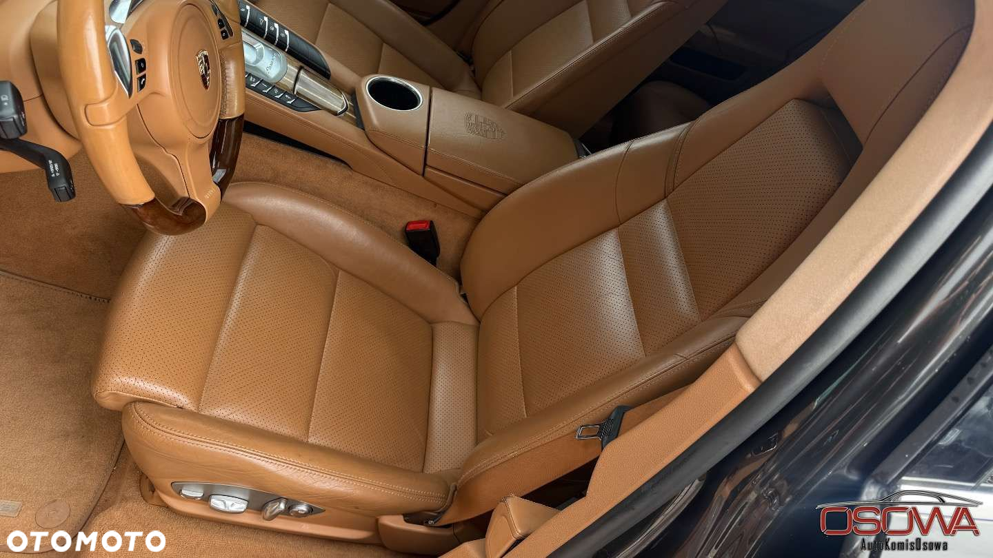 Porsche Panamera - 22