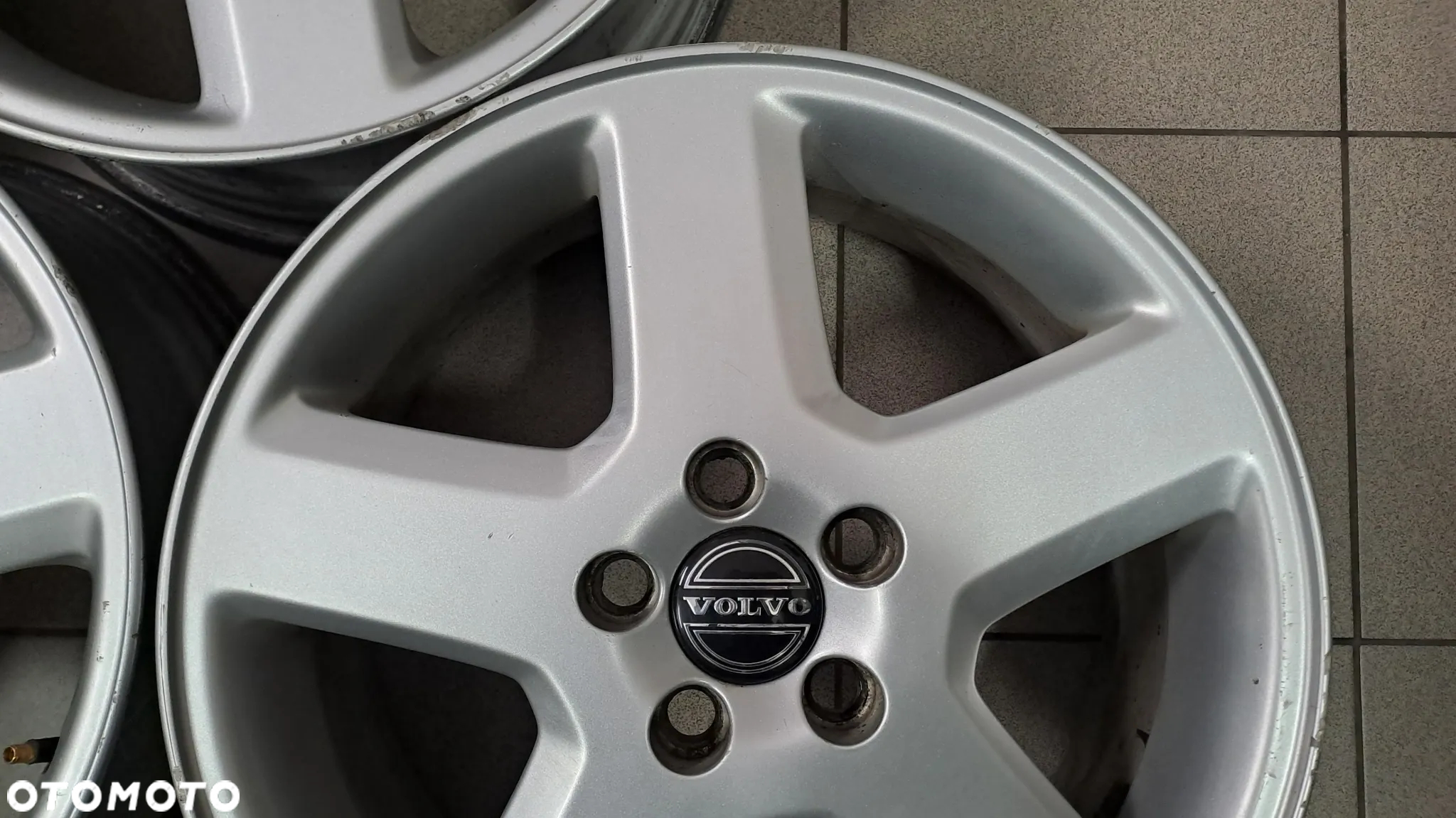 Felgi Aluminiowe 17 Volvo S40 V50 5x108 ET 52.5 - 7