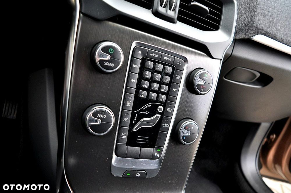 Volvo V40 D2 Momentum - 22