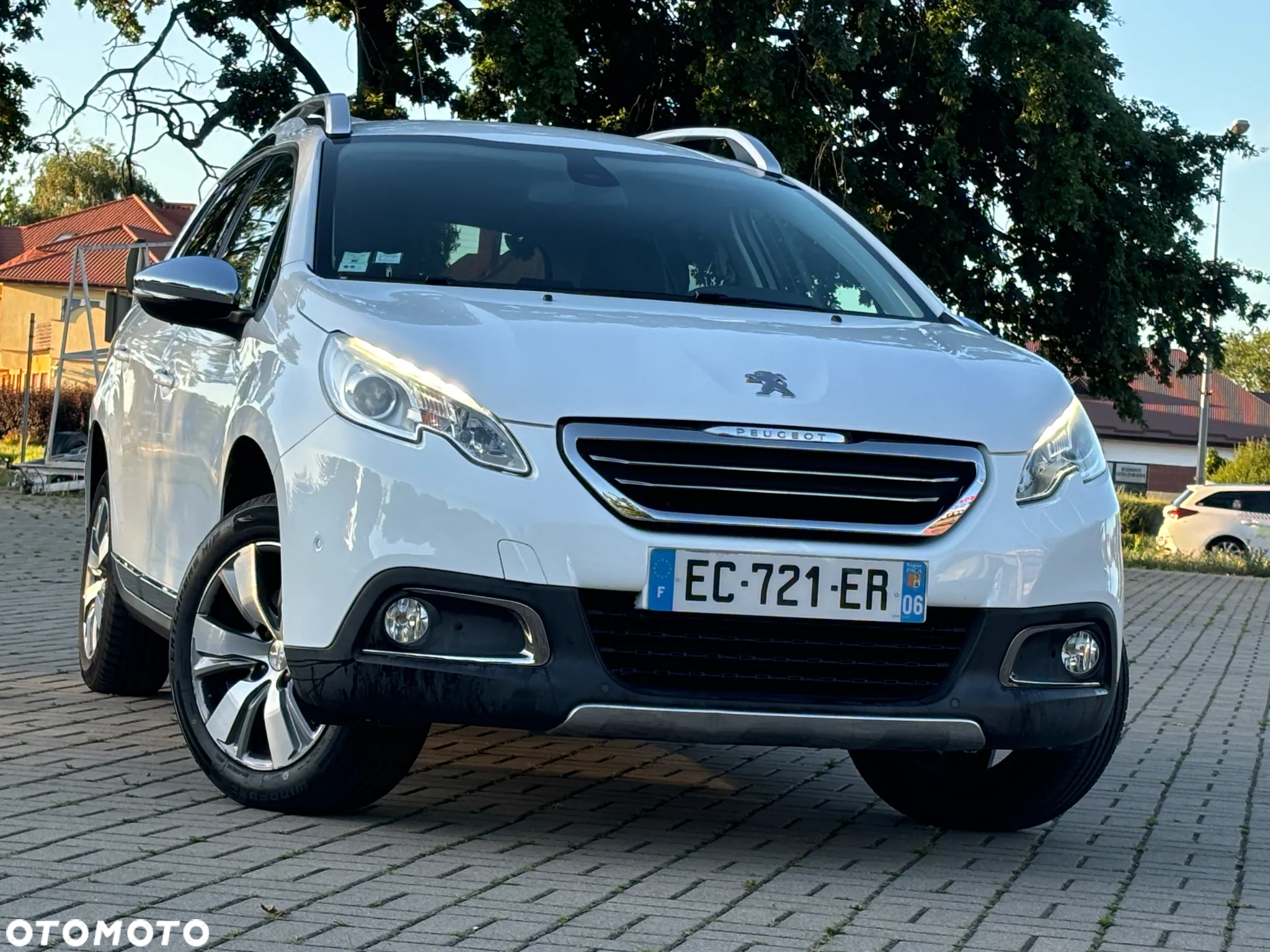 Peugeot 2008 1.2 Pure Tech Crossway S&S EAT6 - 8