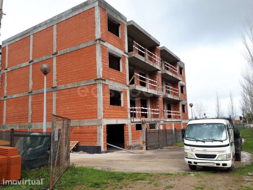 Apartamento T3 Moderno com box de garagem e espaço exterior no Amea... - Grande imagem: 4/6