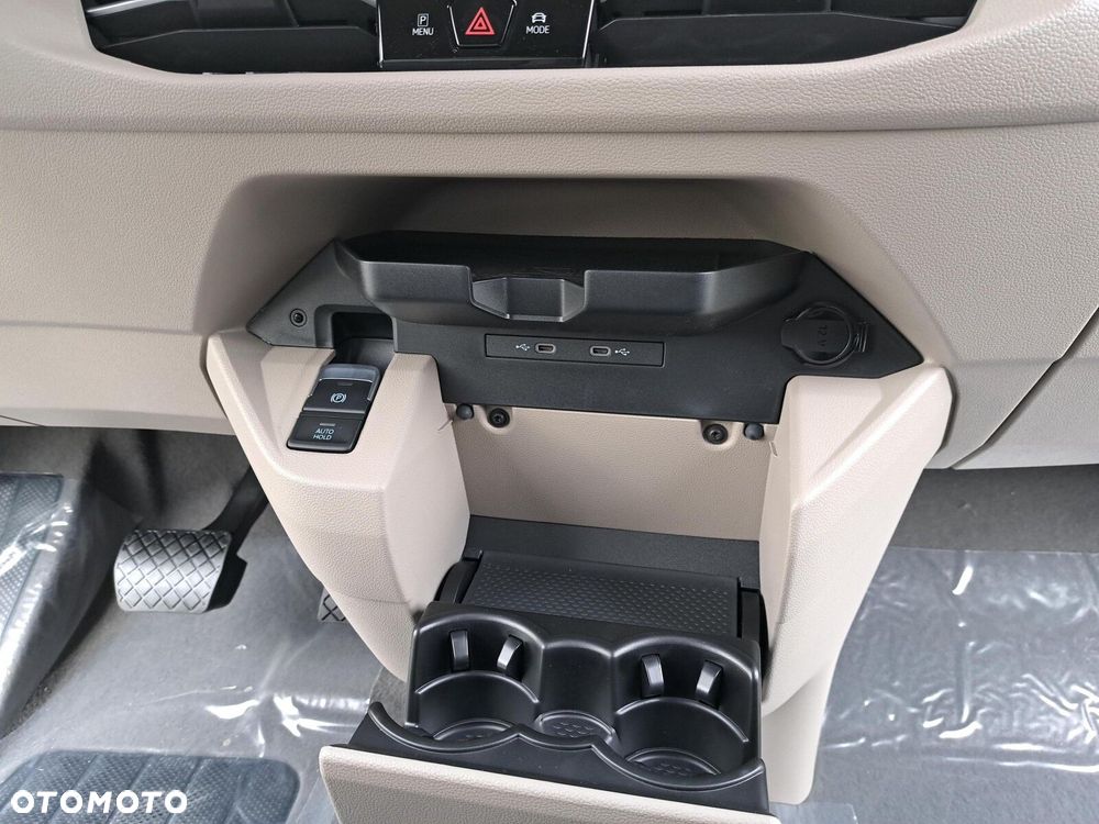 Volkswagen Multivan - 36