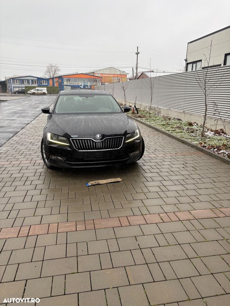 Skoda Superb 2.0 TDI DSG Style - 33