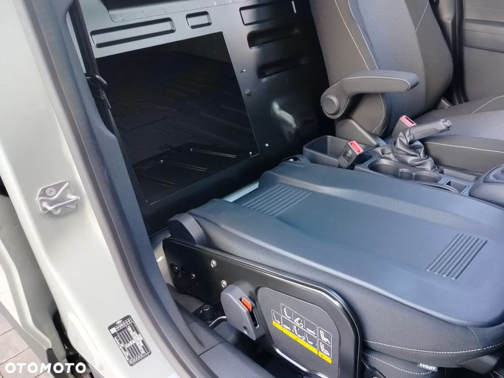 Ford Transit Courier - 6