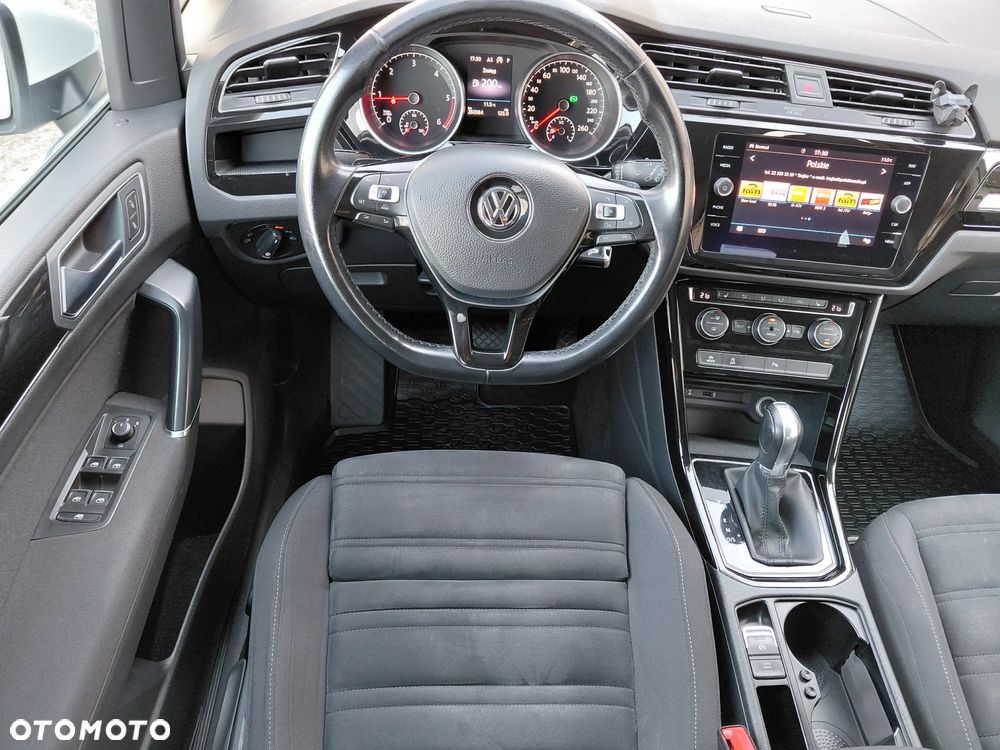 Volkswagen Touran - 31