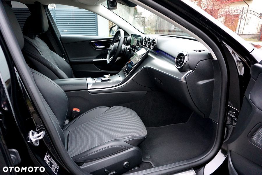 Mercedes-Benz Klasa C 220 d 9G-TRONIC - 28