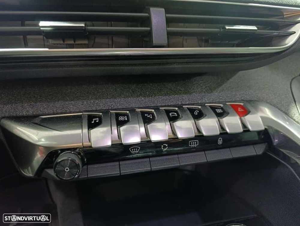 Peugeot 3008 1.2 PureTech Allure EAT8 - 28