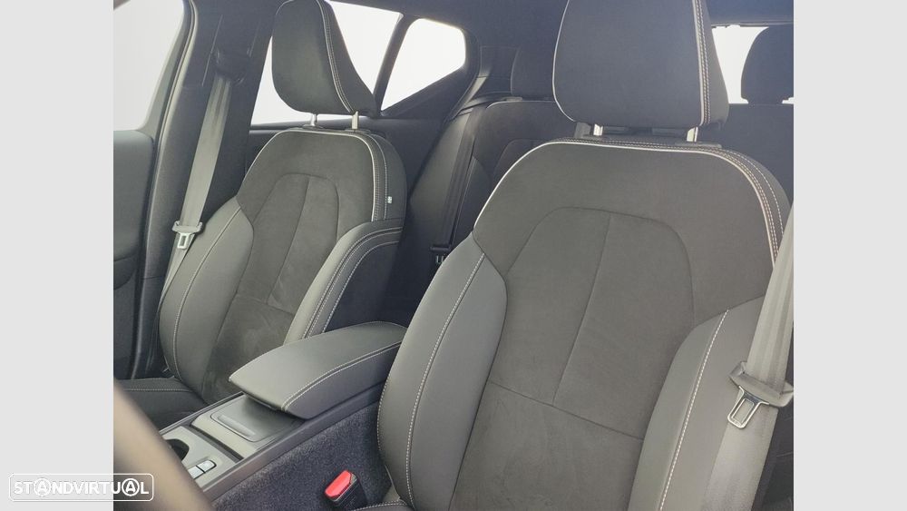 Volvo XC 40 2.0 B3 Core - 11
